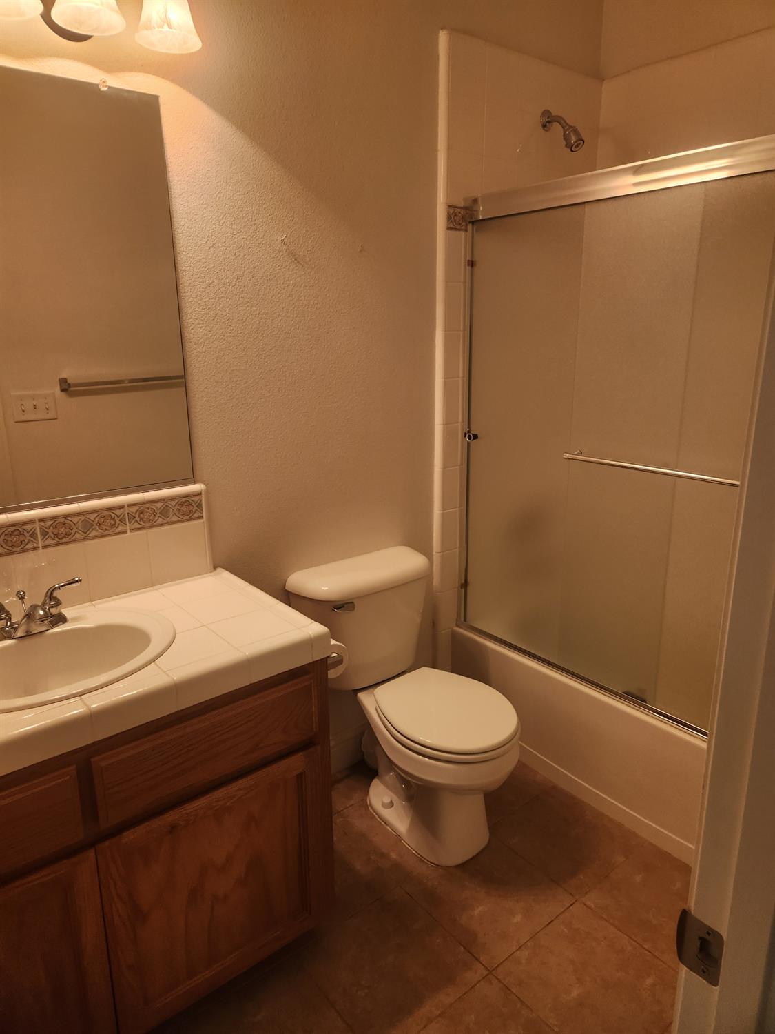 2684 Armstrong Ave, Clovis, CA 93611