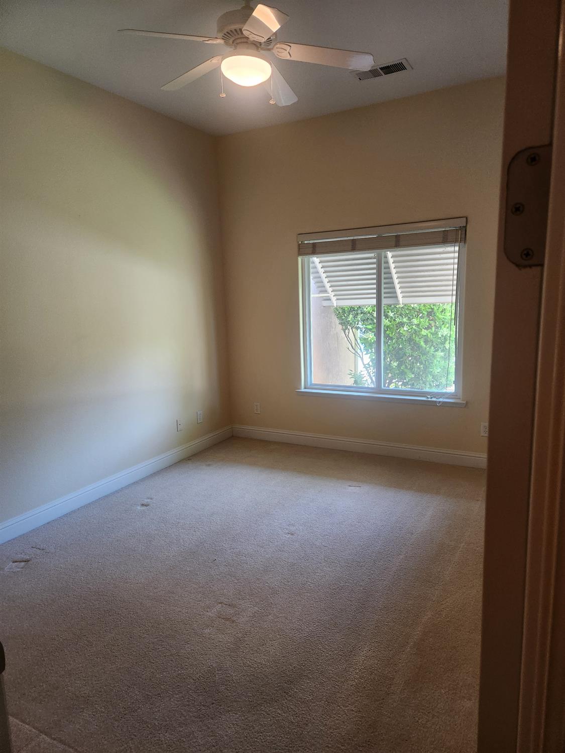 2684 Armstrong Ave, Clovis, CA 93611