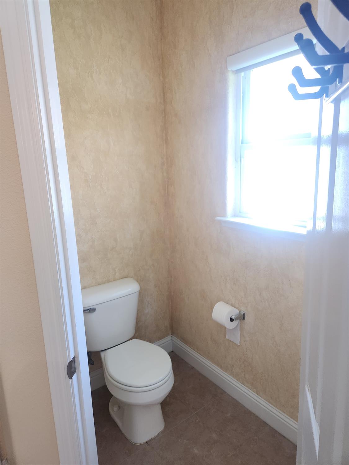 2684 Armstrong Ave, Clovis, CA 93611