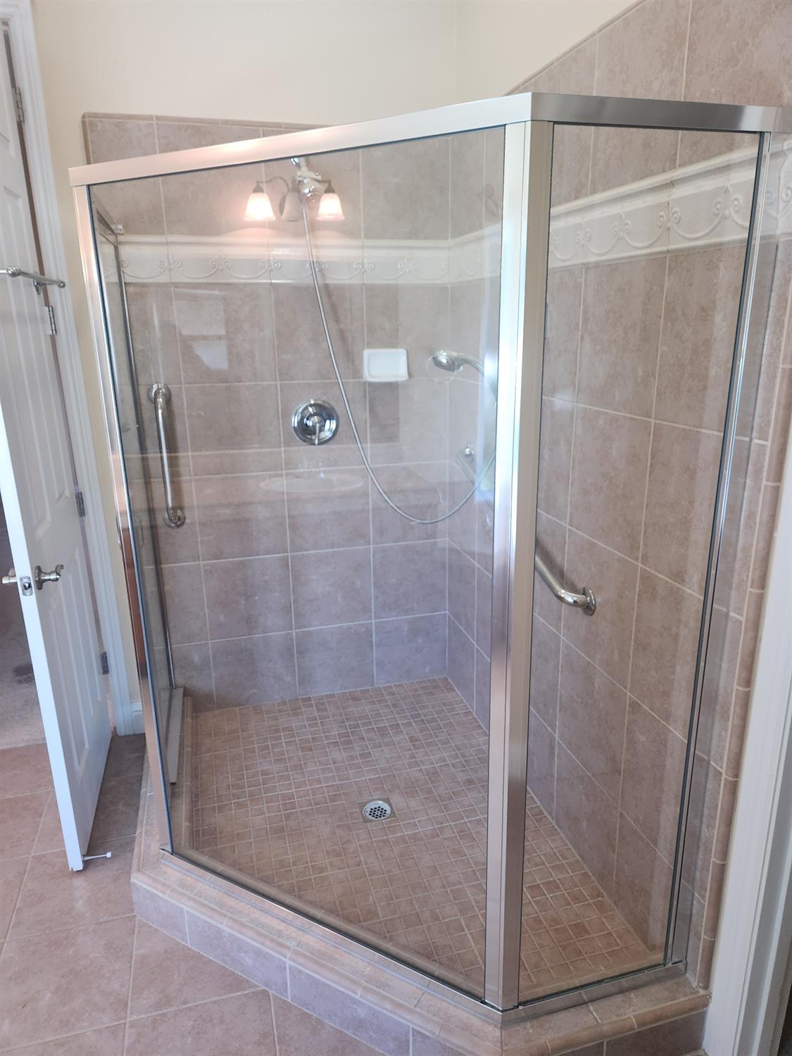 2684 Armstrong Ave, Clovis, CA 93611