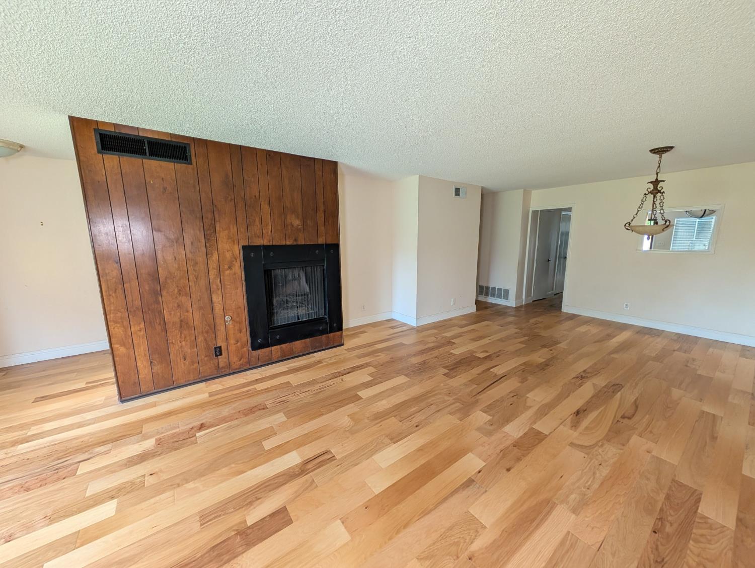 4918 N Sequoia Dr #102, Fresno, CA 93704