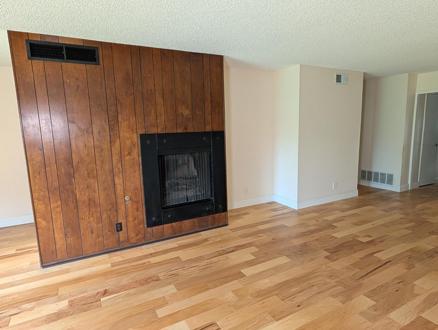 4918 N Sequoia Dr #102, Fresno, CA 93704