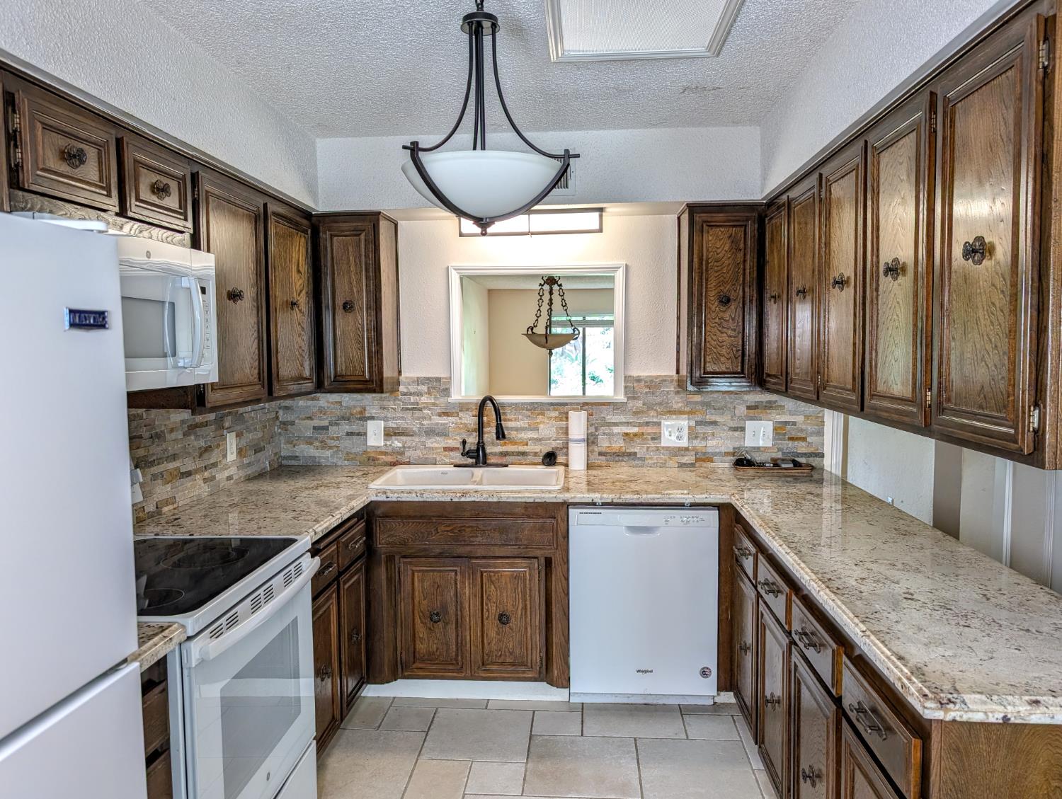 4918 N Sequoia Dr #102, Fresno, CA 93704