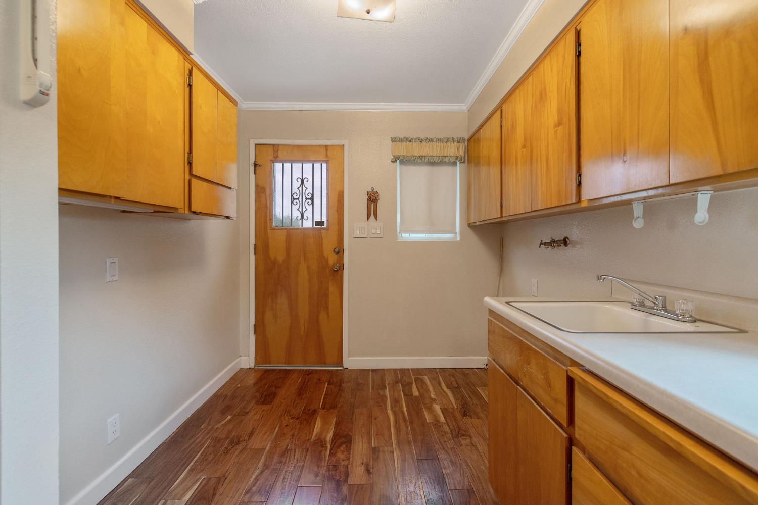 1714 N Blythe Ave, Fresno, CA 93722