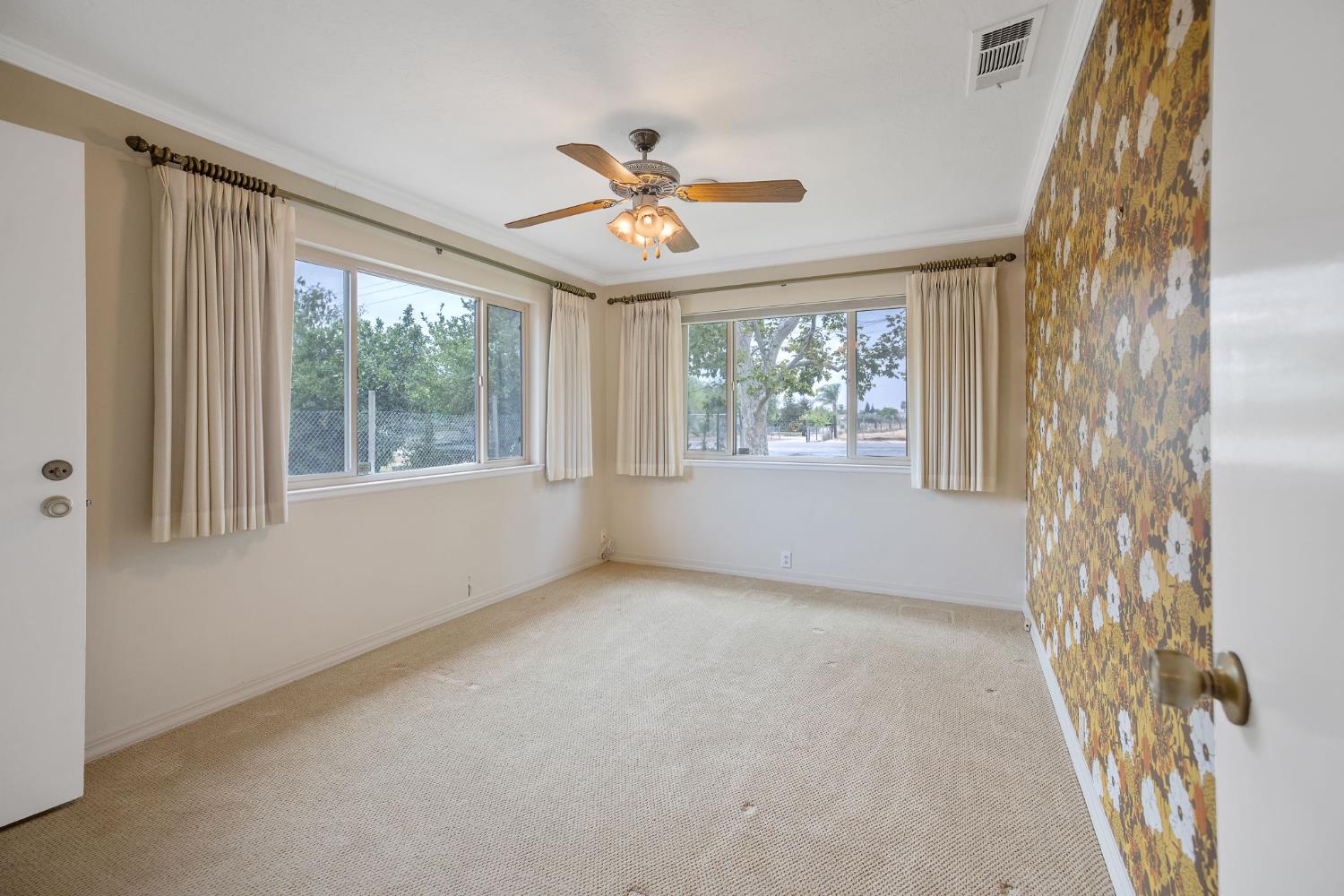 1714 N Blythe Ave, Fresno, CA 93722