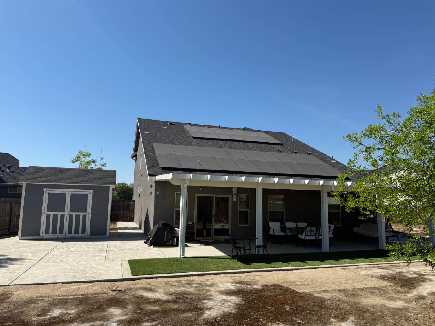 2003 W Hopkins Way, Hanford, CA 93230