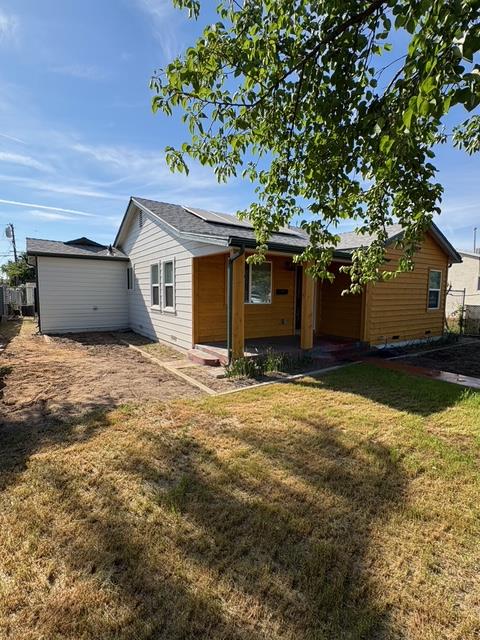 507 I St, Sanger, CA 93657