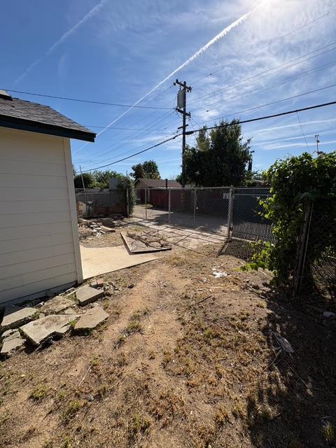 507 I St, Sanger, CA 93657