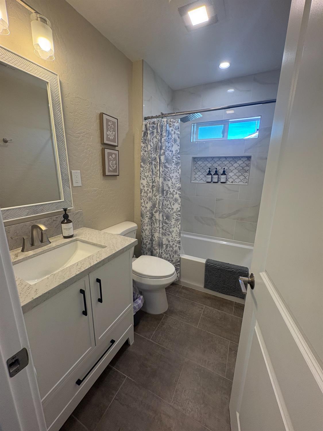 507 I St, Sanger, CA 93657