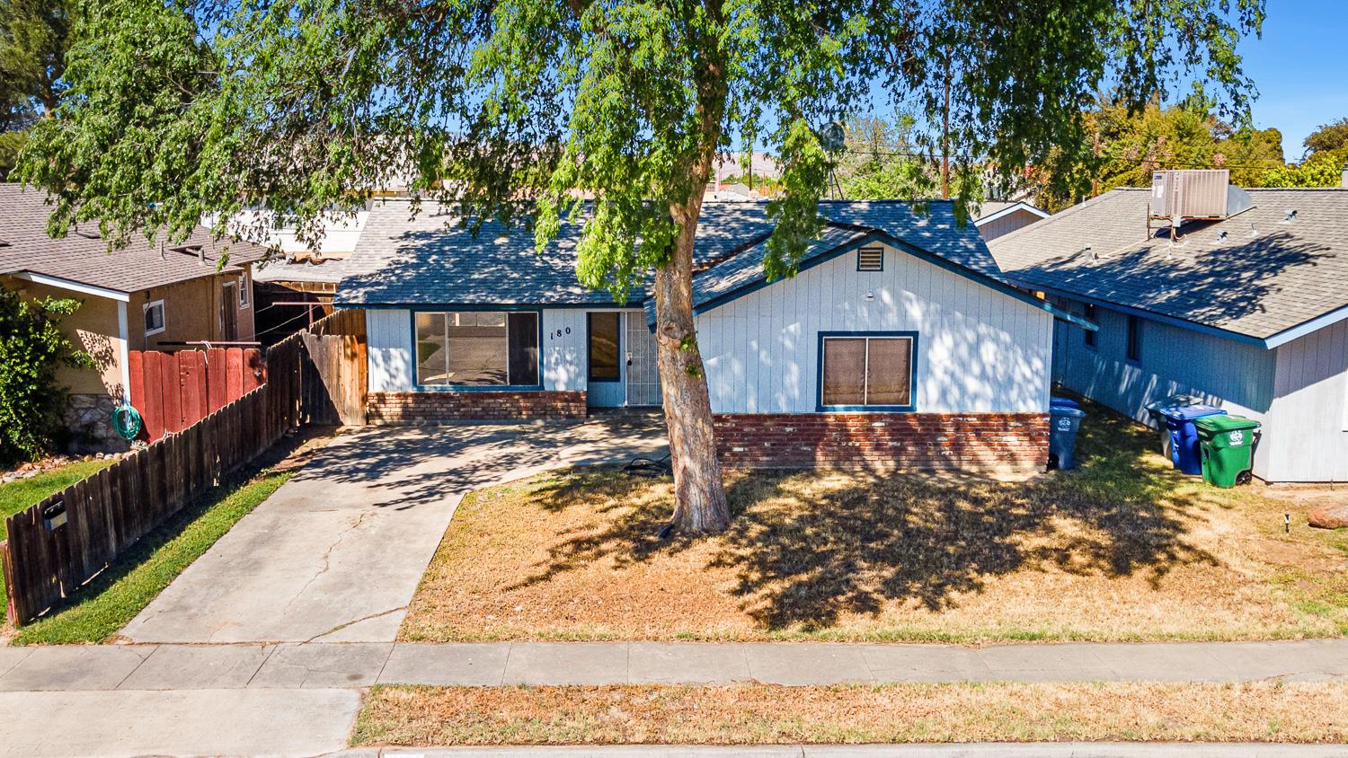 180 Monroe St, Coalinga, CA 93210