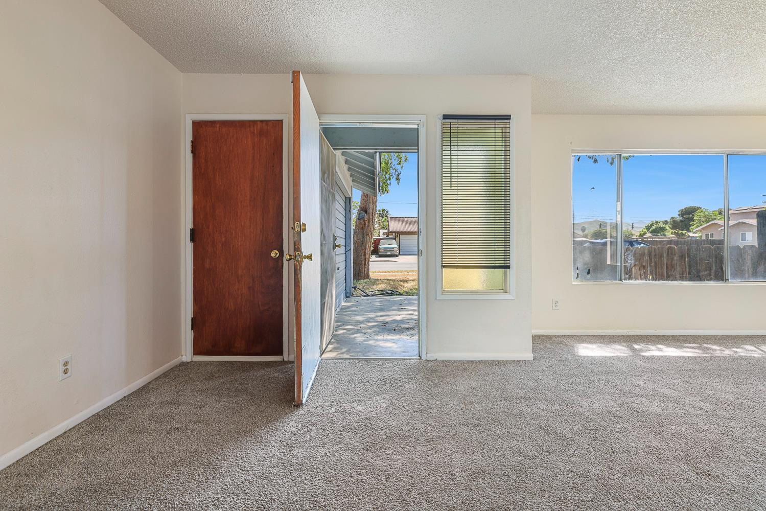 180 Monroe St, Coalinga, CA 93210