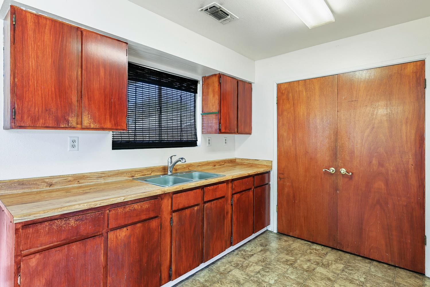 180 Monroe St, Coalinga, CA 93210