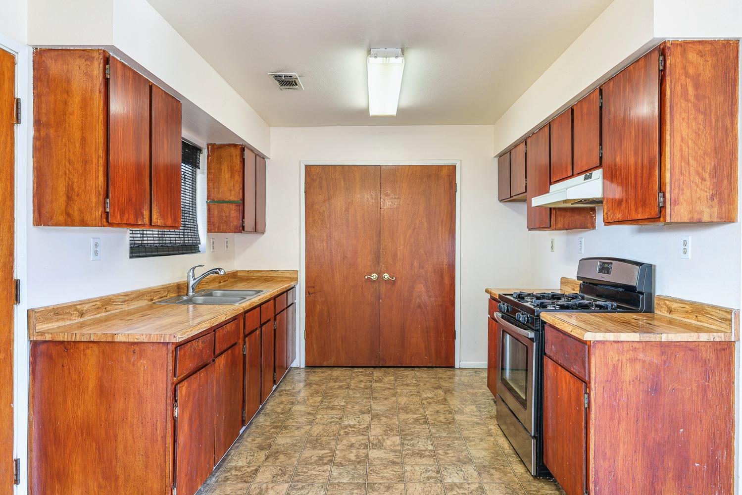 180 Monroe St, Coalinga, CA 93210