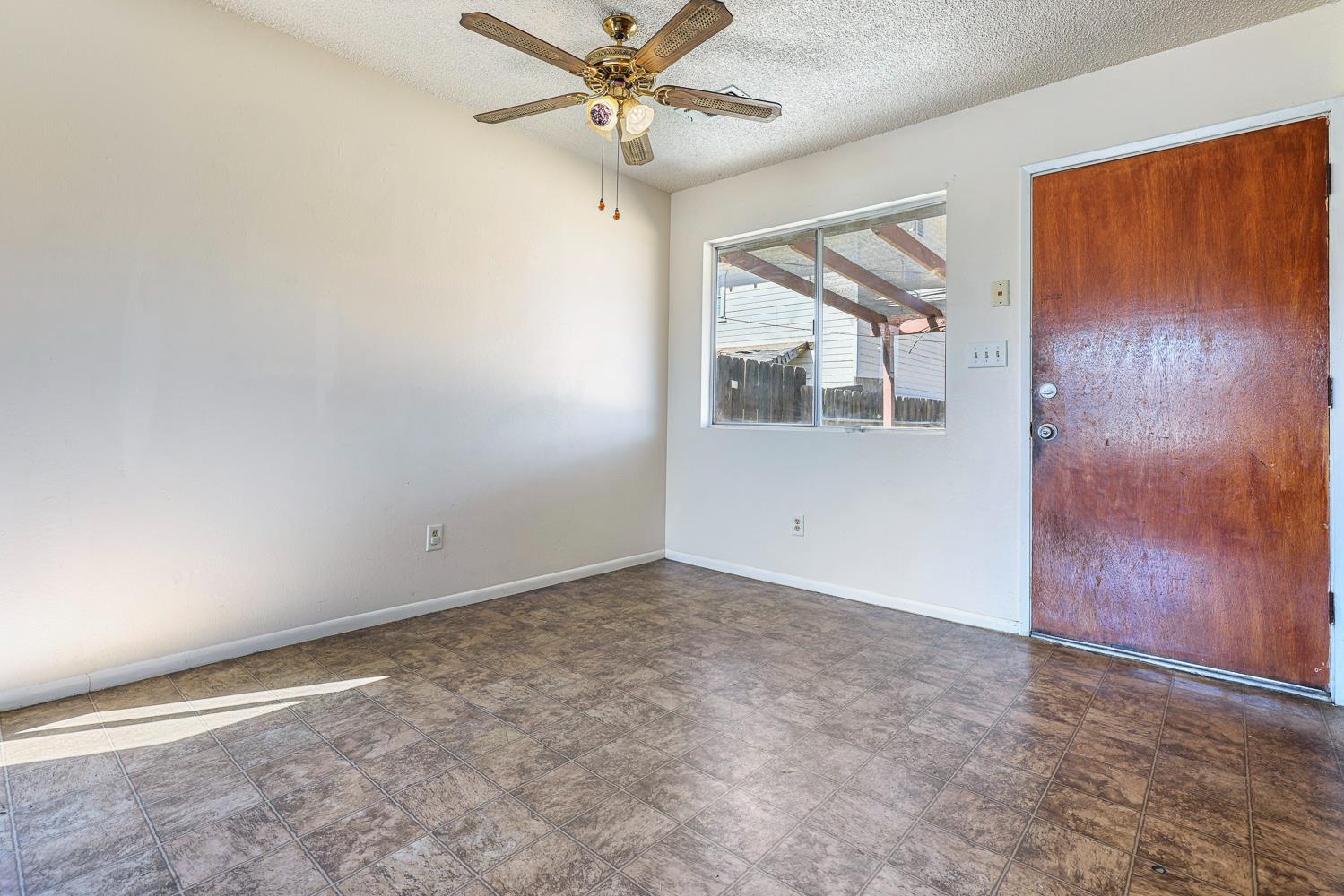 180 Monroe St, Coalinga, CA 93210