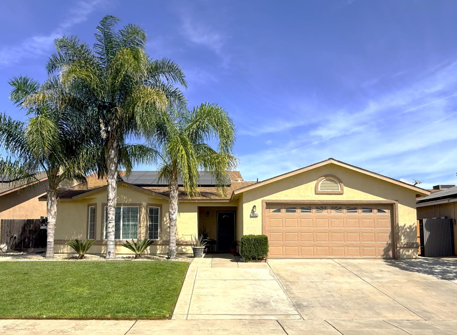 1305 Carmen Ave, Madera, CA 93638