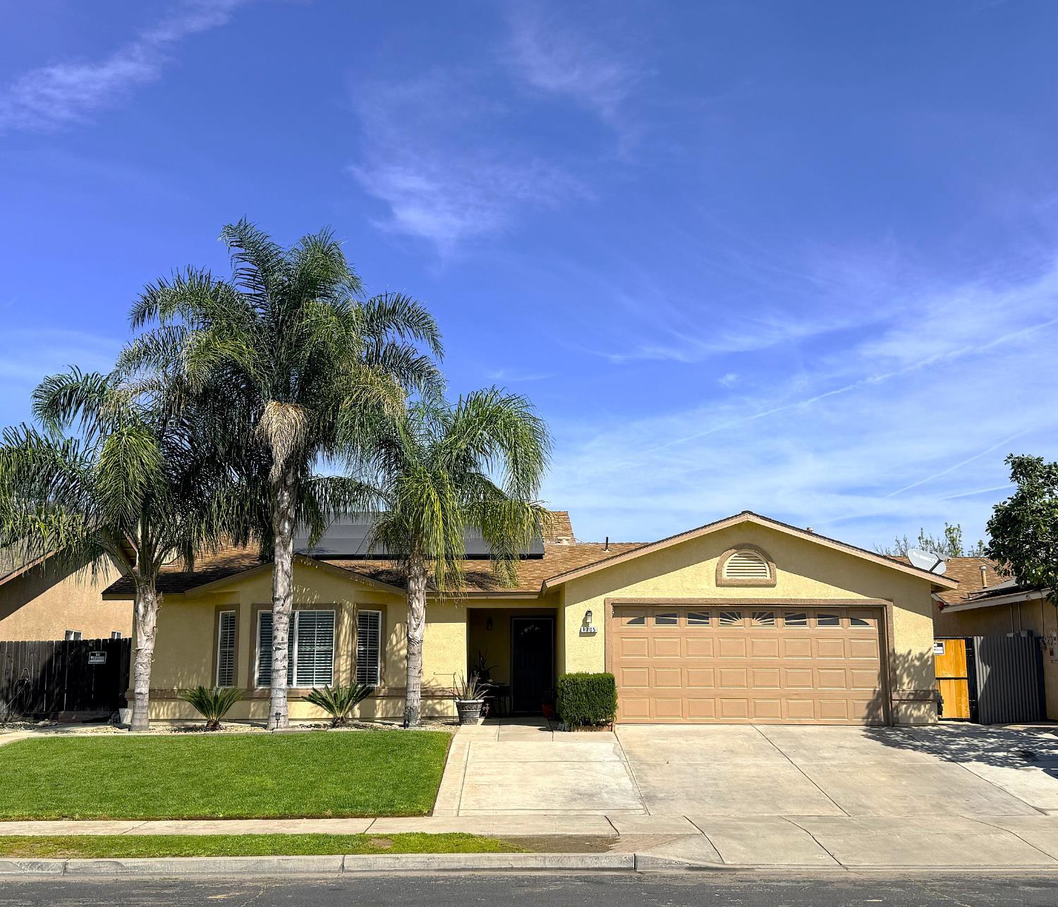 1305 Carmen Ave, Madera, CA 93638