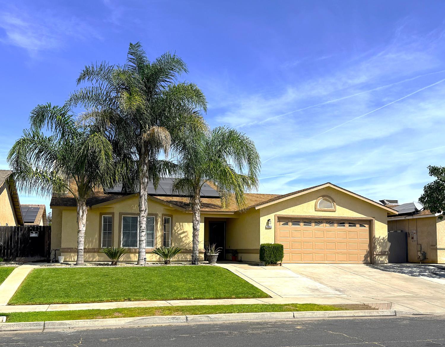 1305 Carmen Ave, Madera, CA 93638