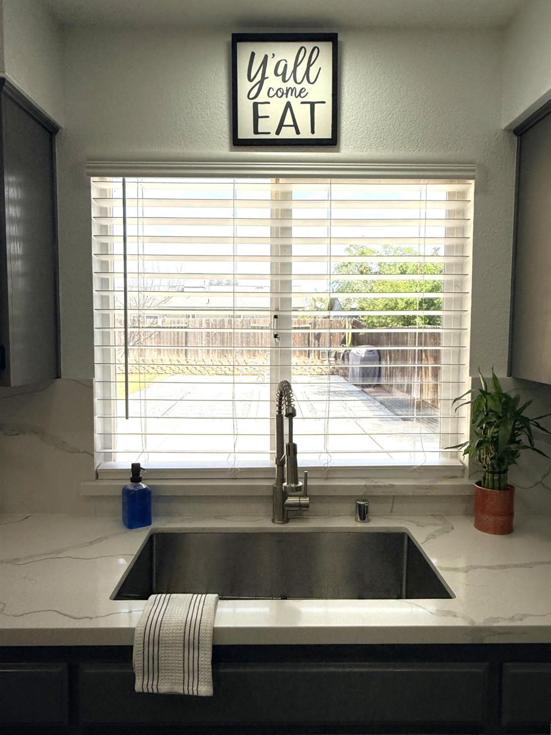 1305 Carmen Ave, Madera, CA 93638
