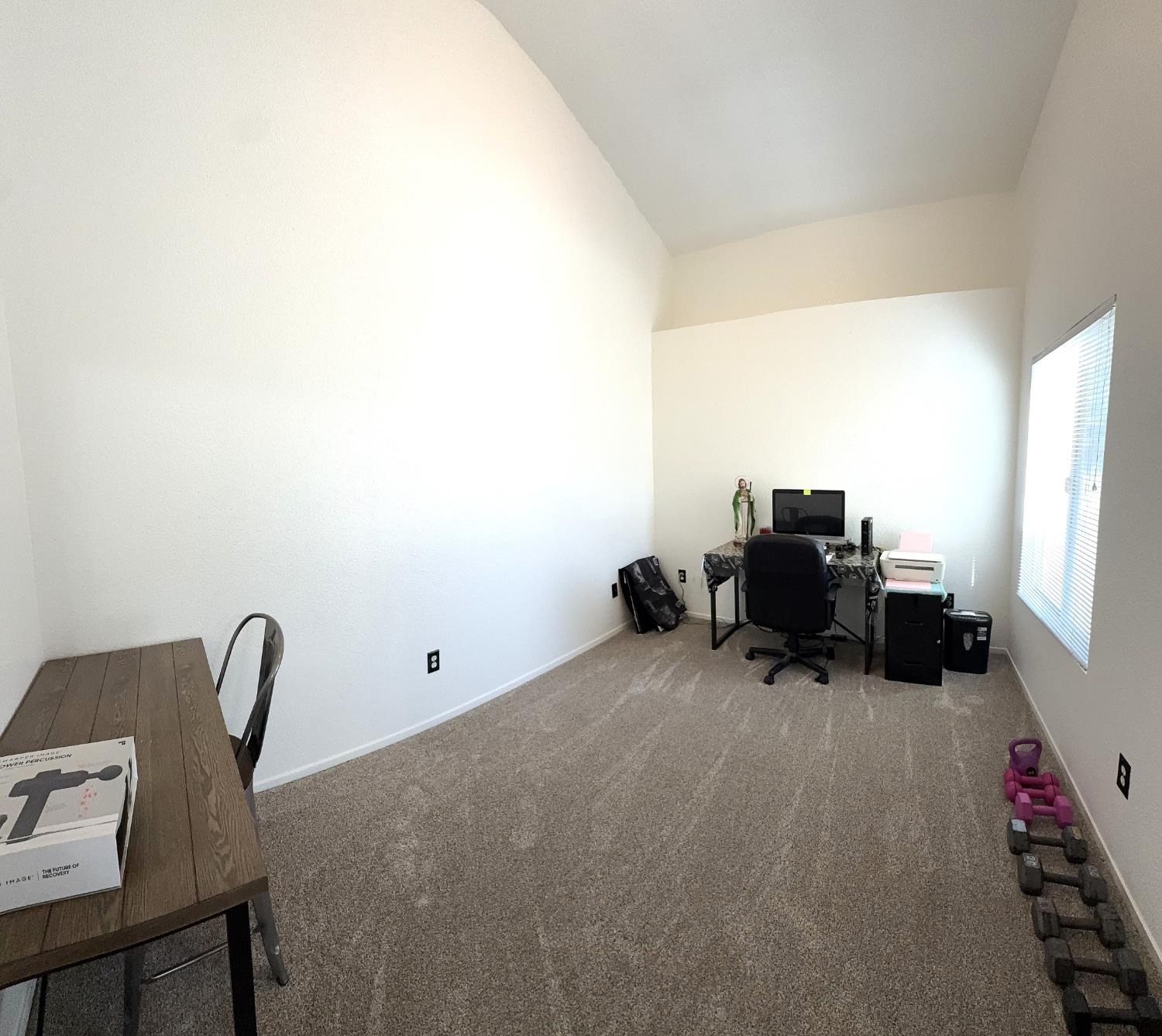 1305 Carmen Ave, Madera, CA 93638