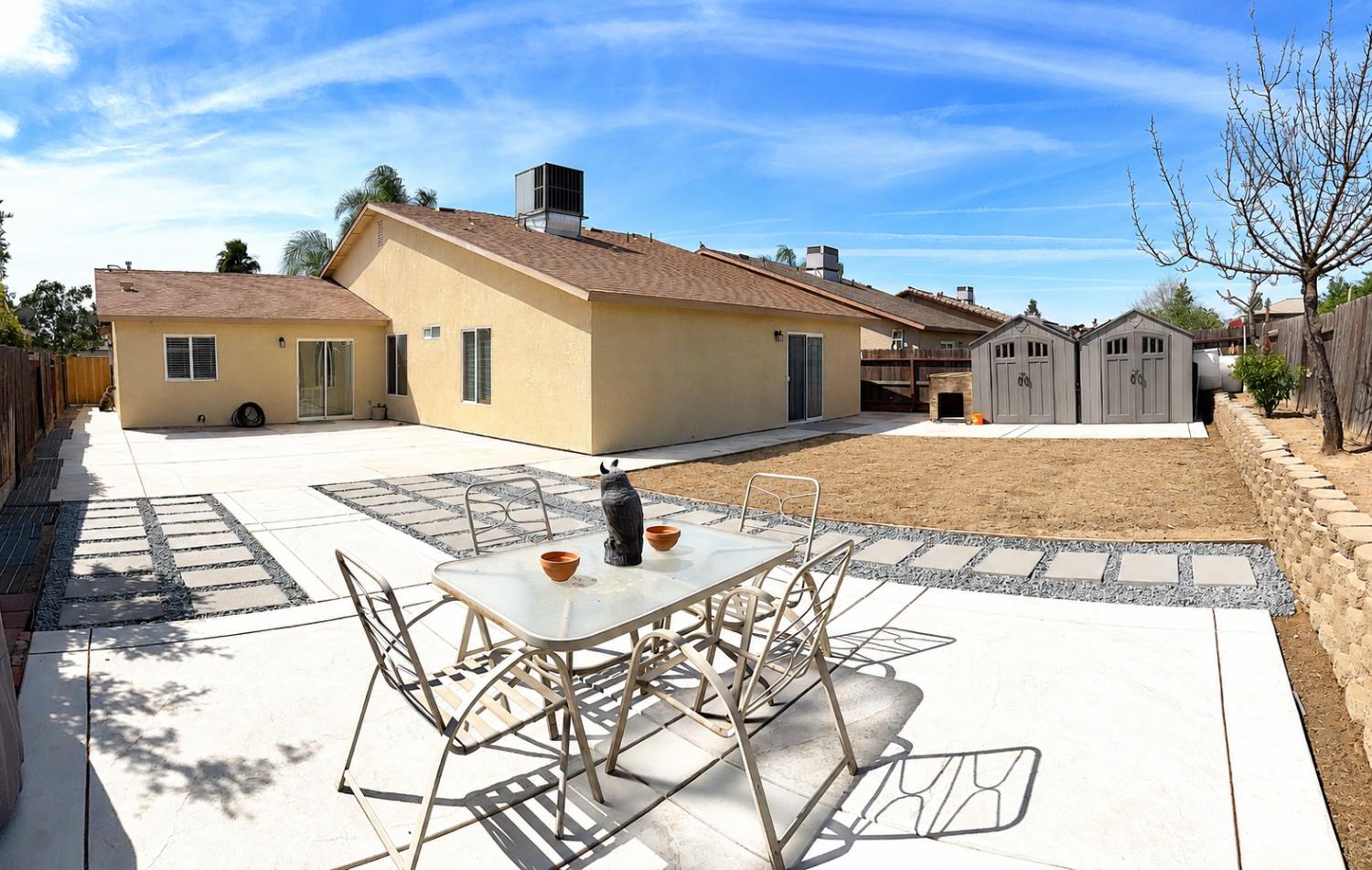 1305 Carmen Ave, Madera, CA 93638