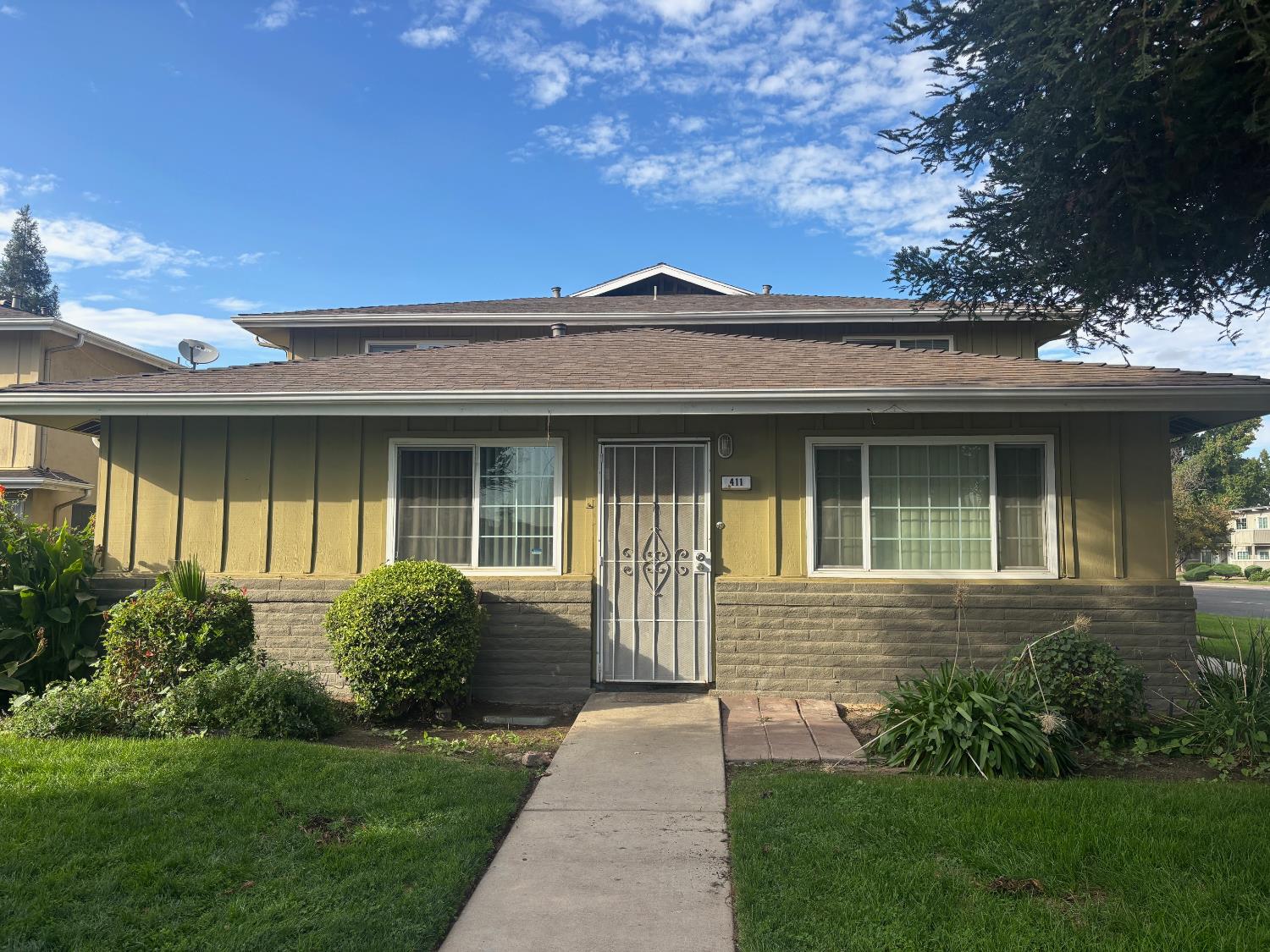 411 W Santa Ana Ave W #1, Clovis, CA 93612