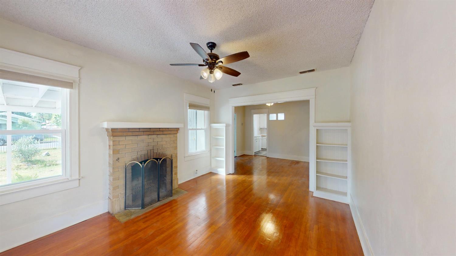 2605 N Wishon Ave, Fresno, CA 93704