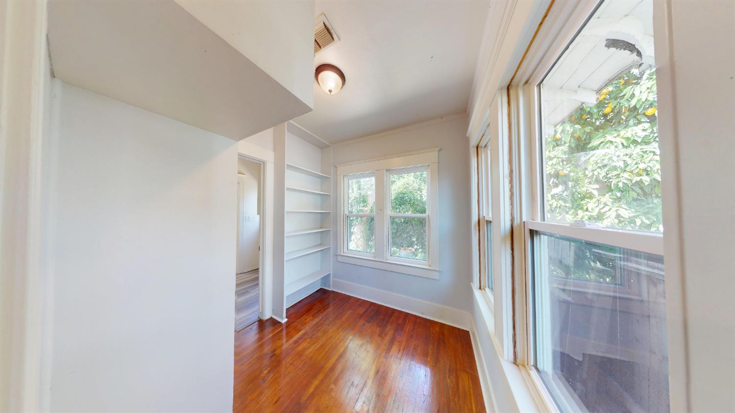 2605 N Wishon Ave, Fresno, CA 93704