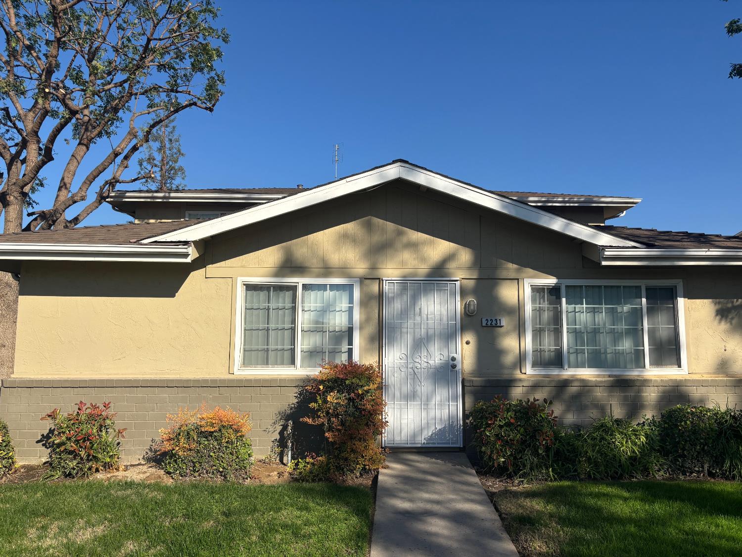 2231 Sylmar Ave. #1, Clovis, CA 93612