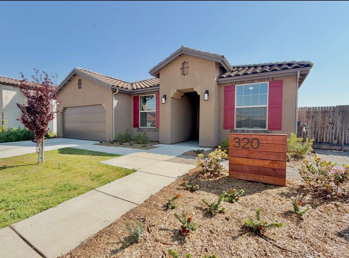 320 N Millard Ave, Fresno, CA 93727