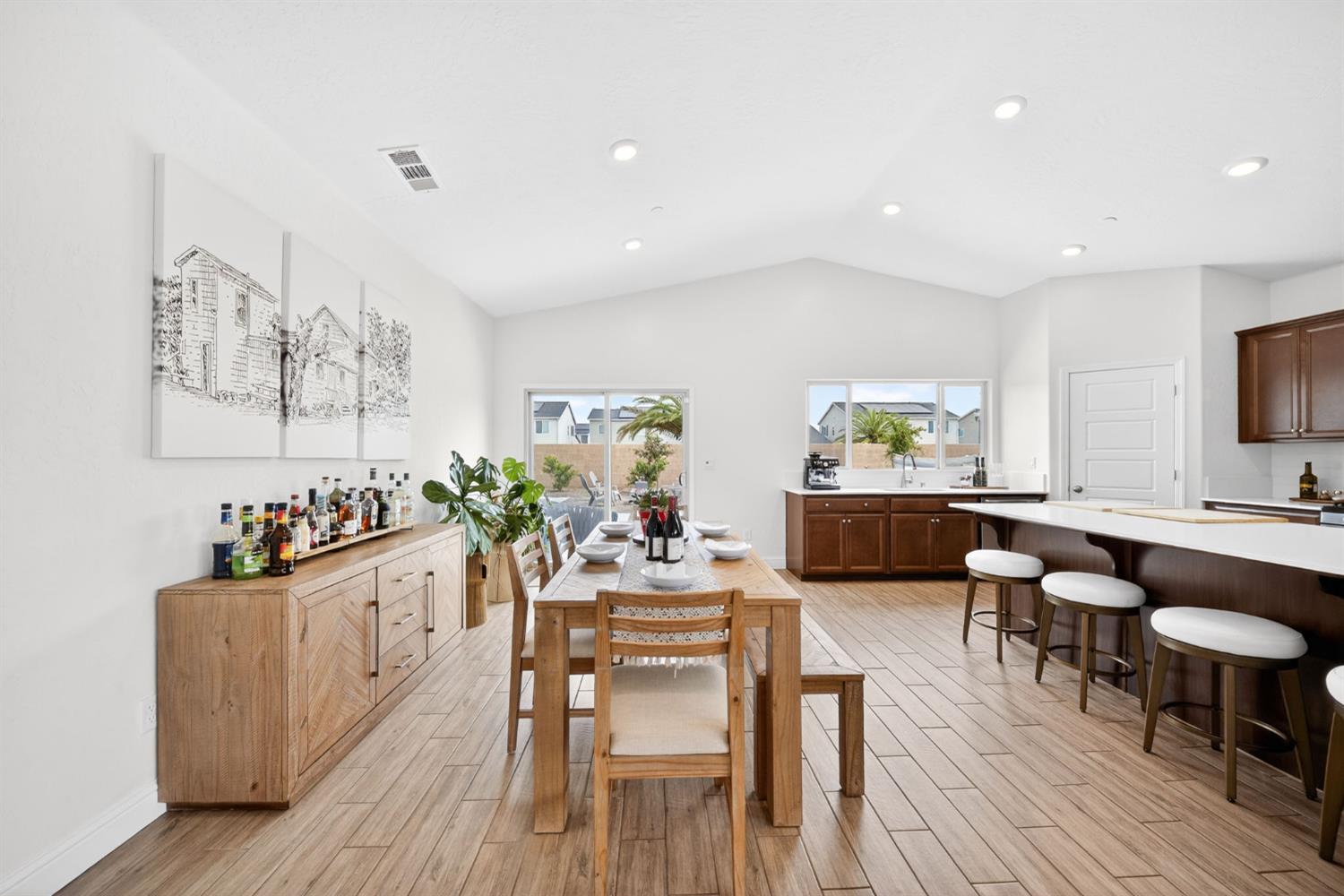 320 N Millard Ave, Fresno, CA 93727