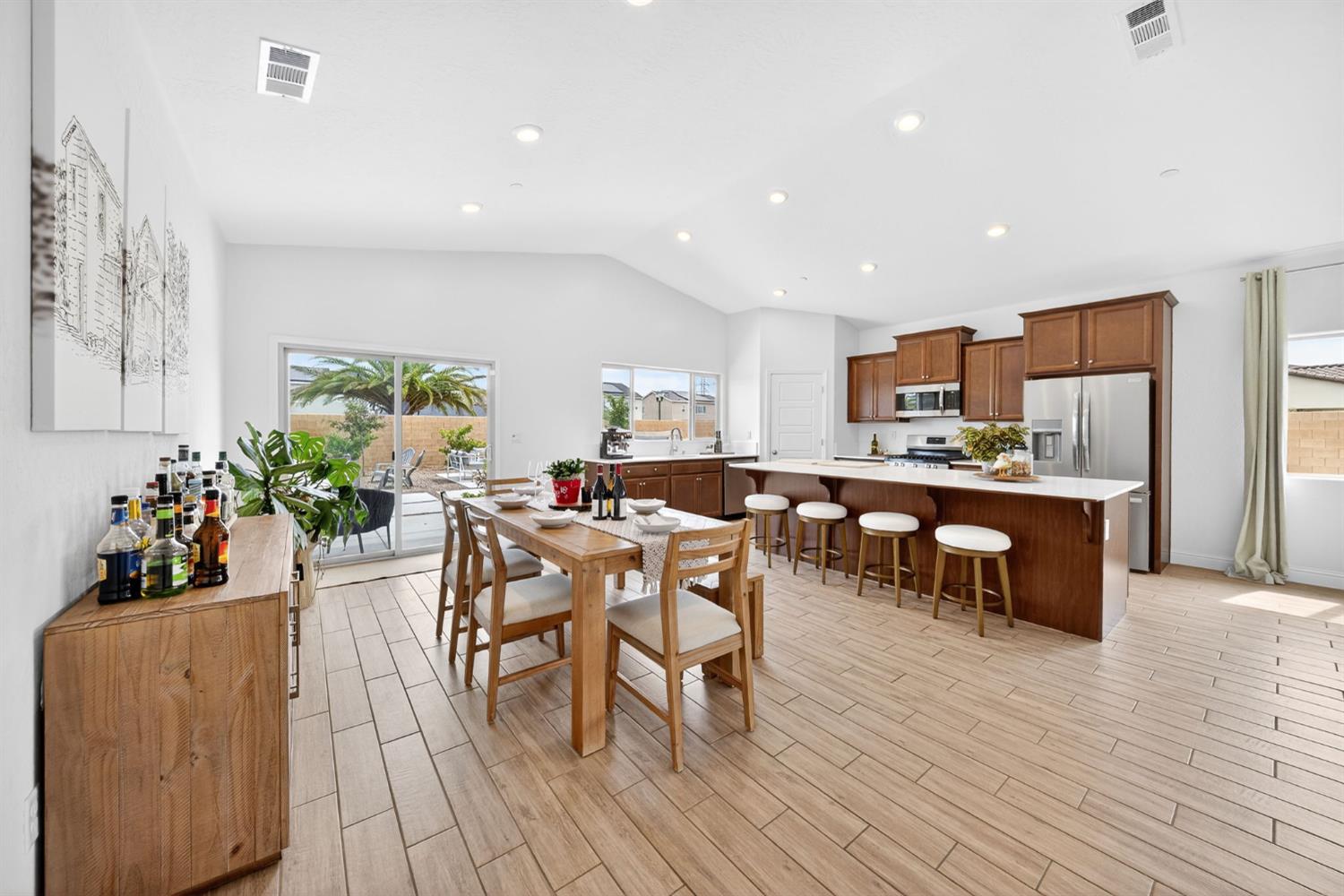 320 N Millard Ave, Fresno, CA 93727