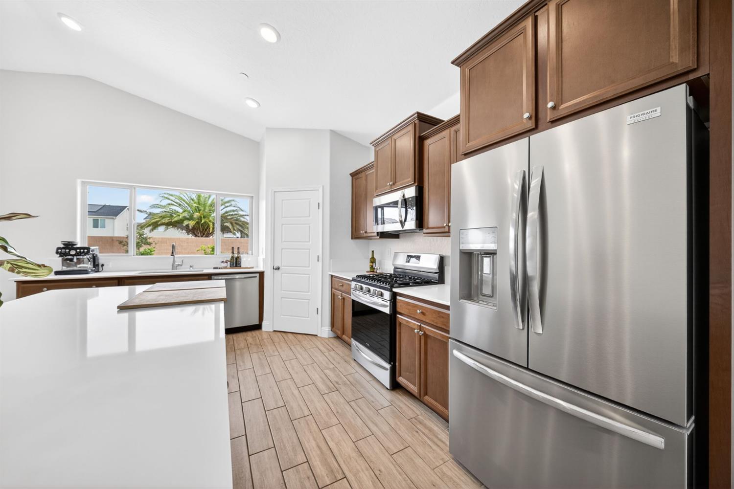 320 N Millard Ave, Fresno, CA 93727