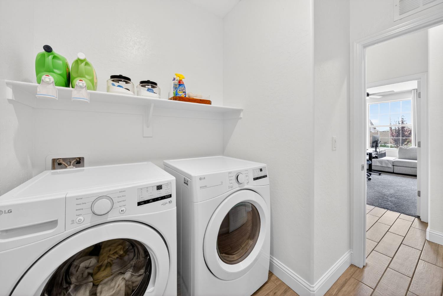 320 N Millard Ave, Fresno, CA 93727