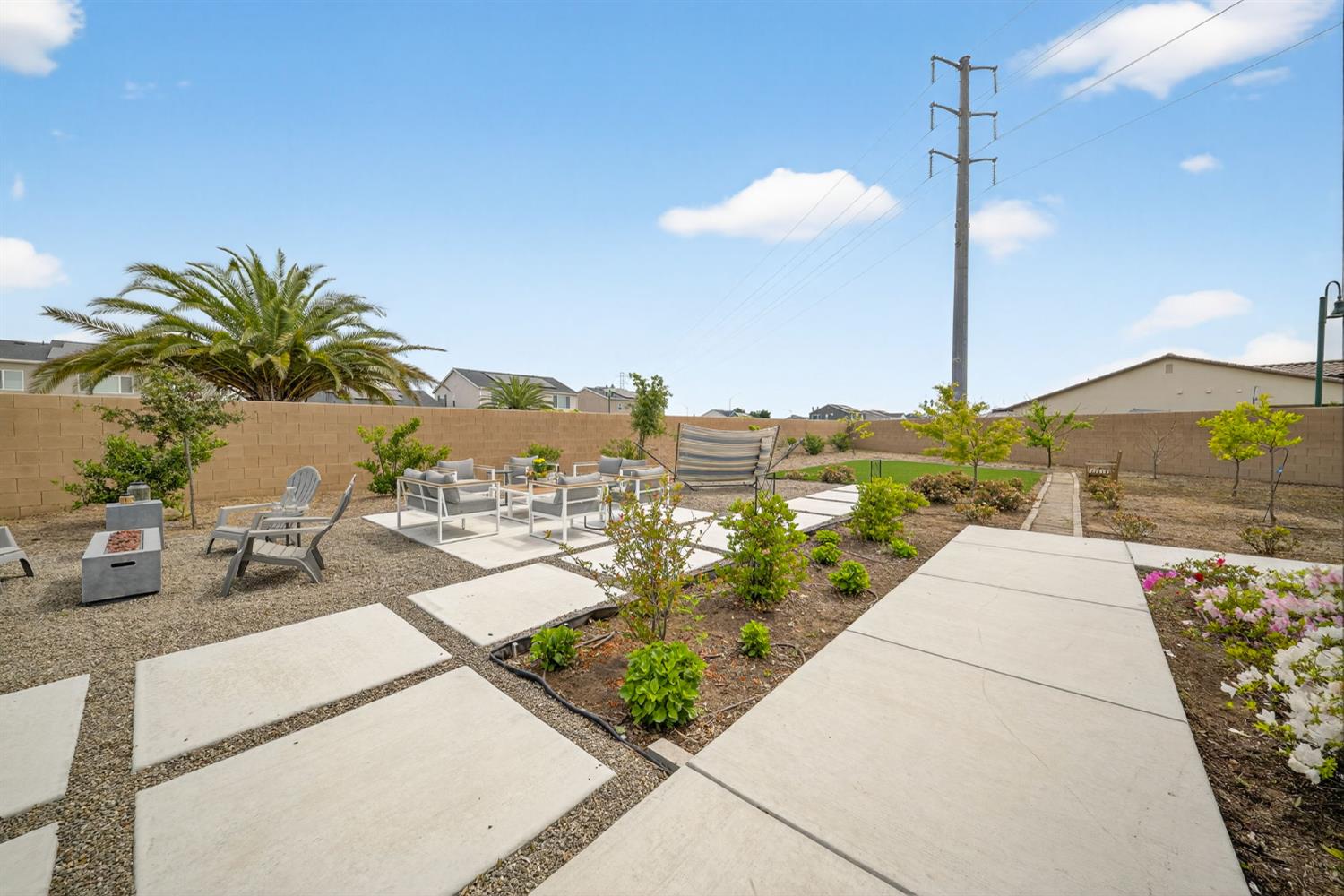 320 N Millard Ave, Fresno, CA 93727