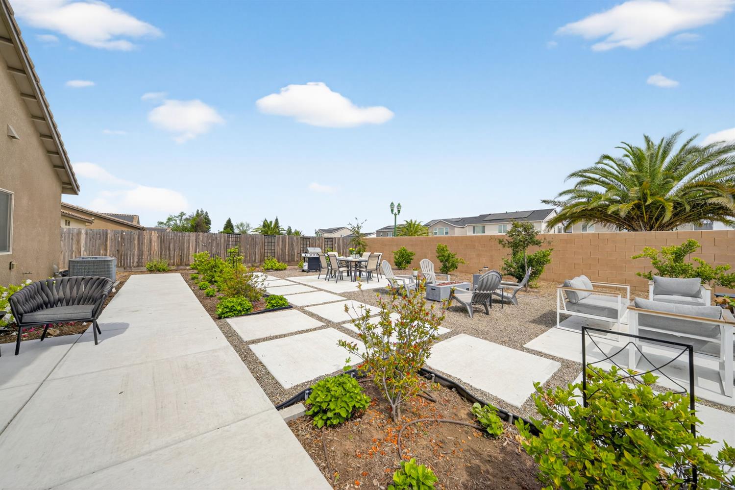 320 N Millard Ave, Fresno, CA 93727