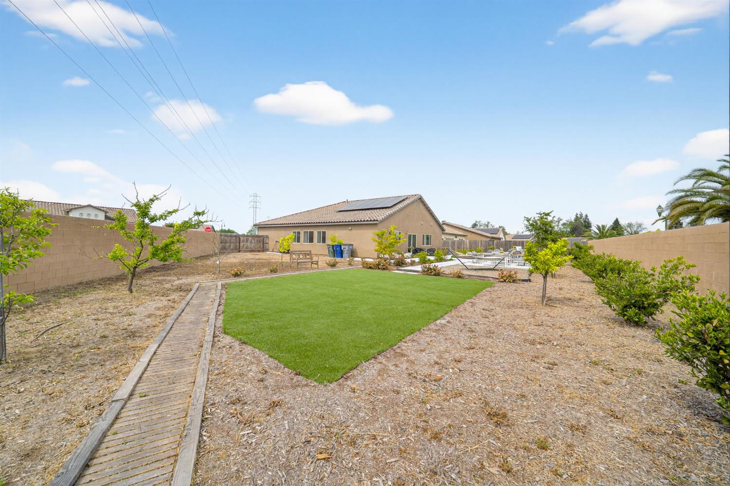 320 N Millard Ave, Fresno, CA 93727