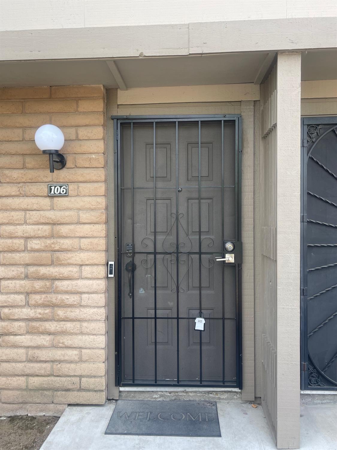 4676 E Alamos Ave #106, Fresno, CA 93726