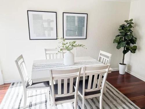 4676 E Alamos Ave #106, Fresno, CA 93726