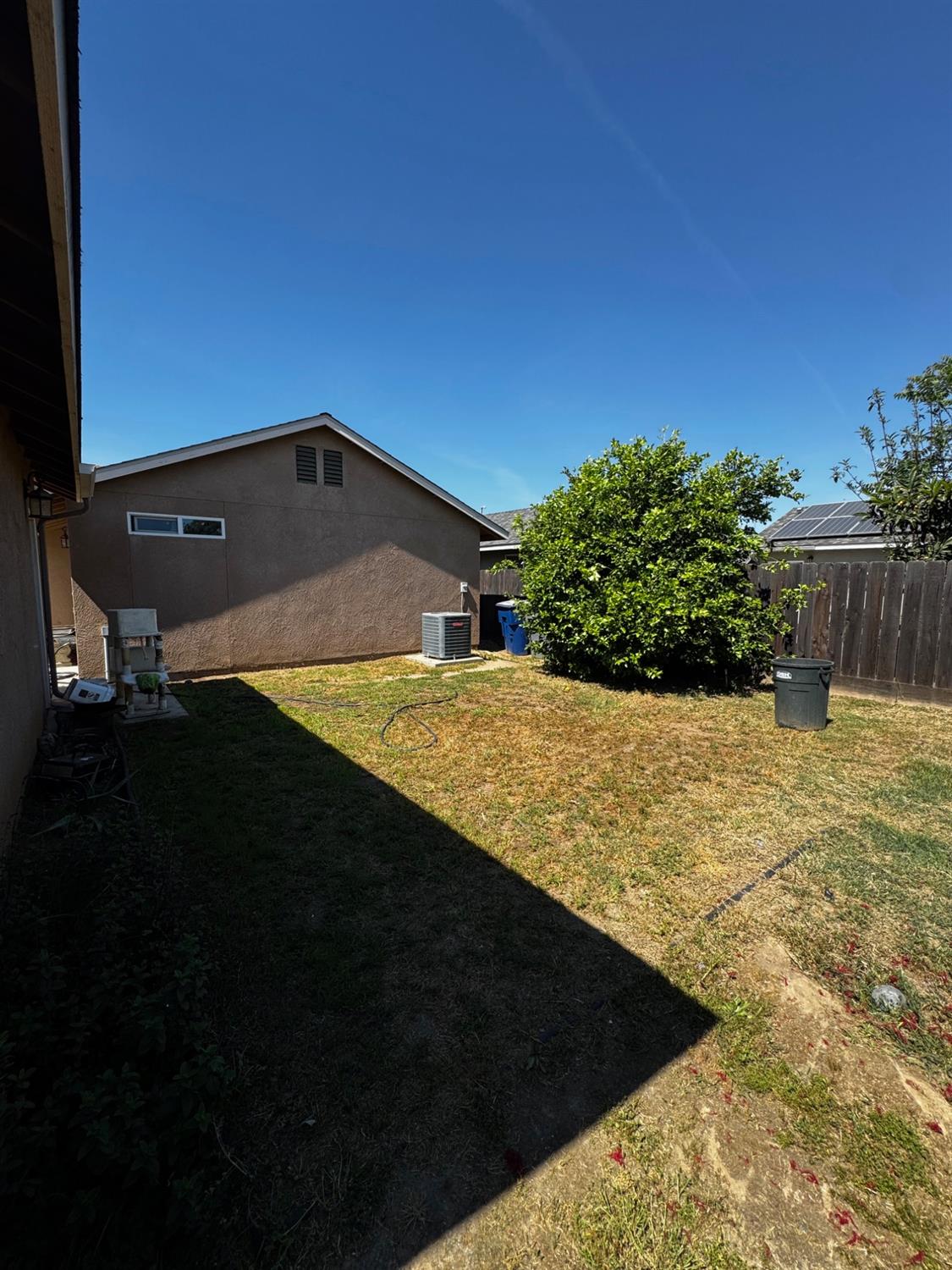 3237 Whittier Ave, Clovis, CA 93611