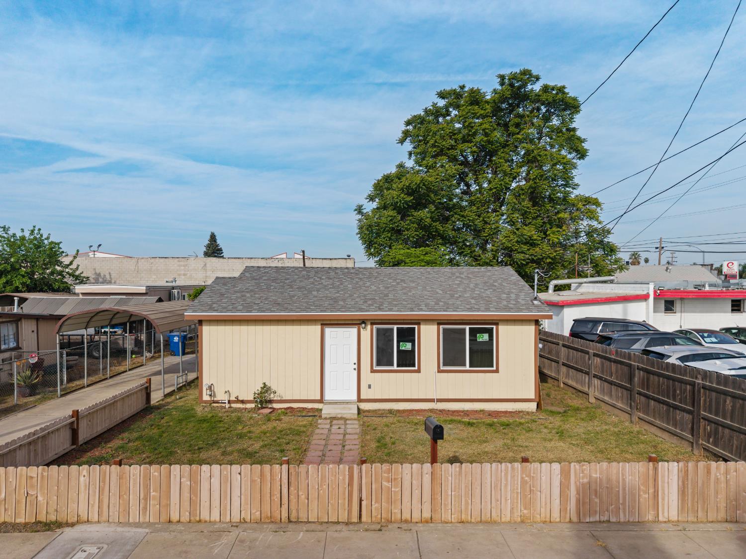 145 S Magnolia, Farmersville, CA 93223