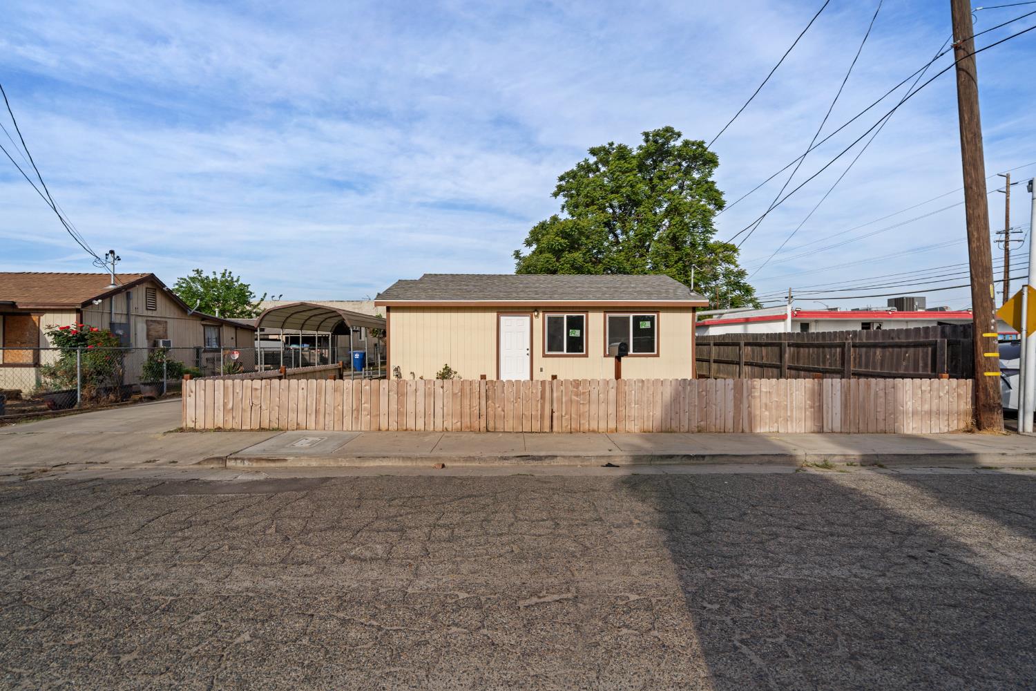 145 S Magnolia, Farmersville, CA 93223
