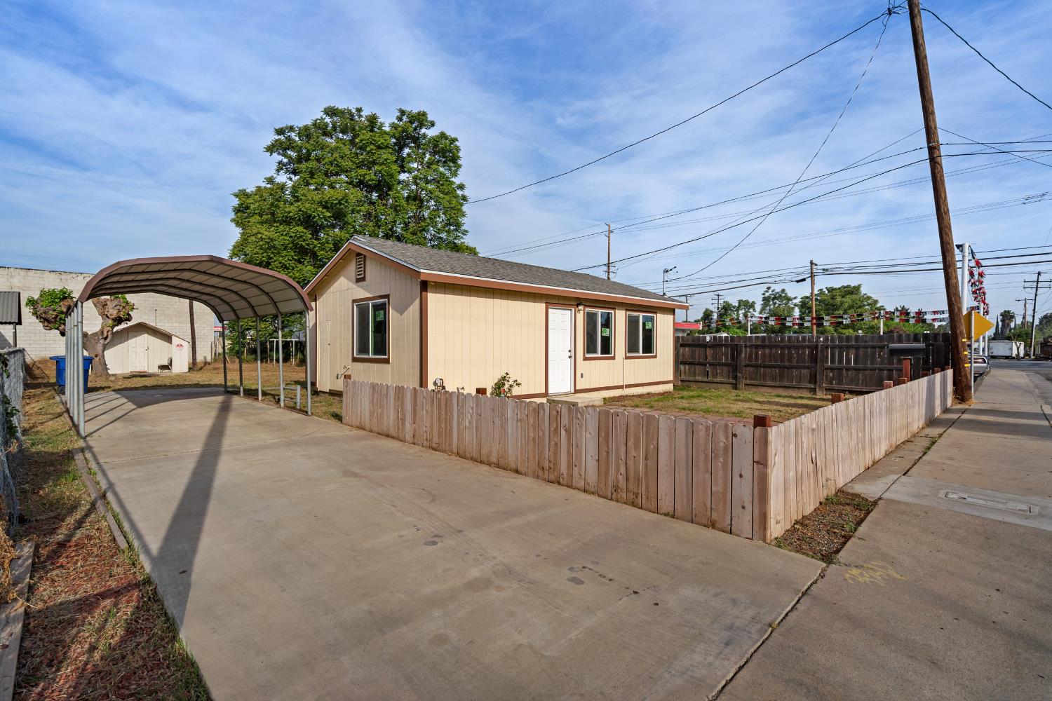 145 S Magnolia, Farmersville, CA 93223