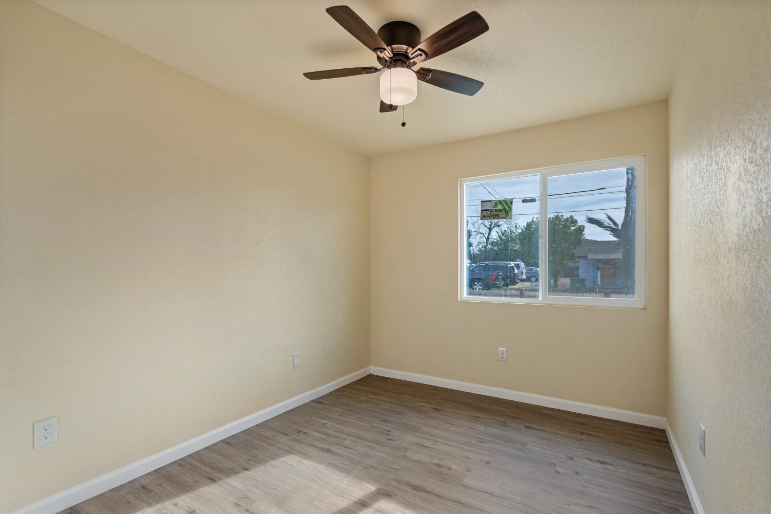 145 S Magnolia, Farmersville, CA 93223