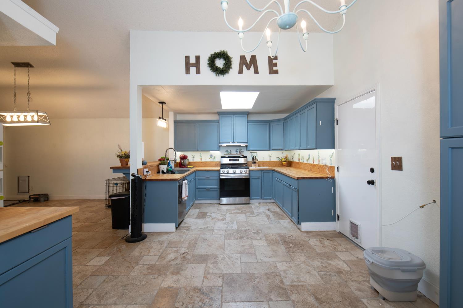 2609 N Hanover Ave, Fresno, CA 93722