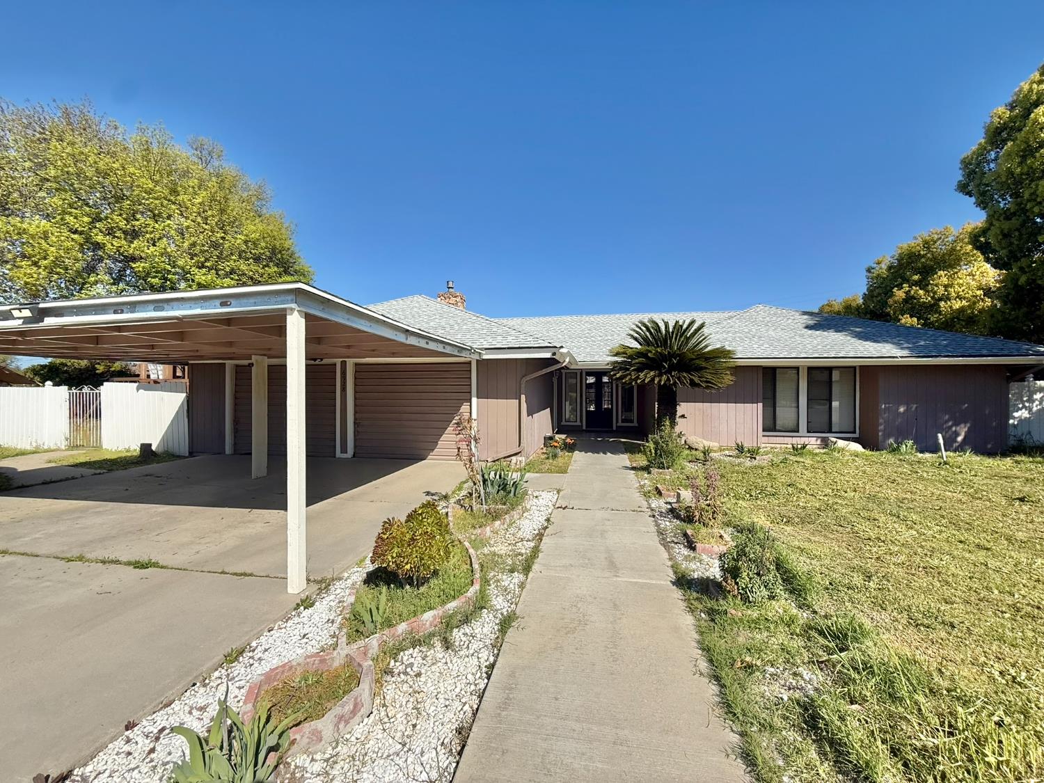 6928 E Lane Ave, Fresno, CA 93727