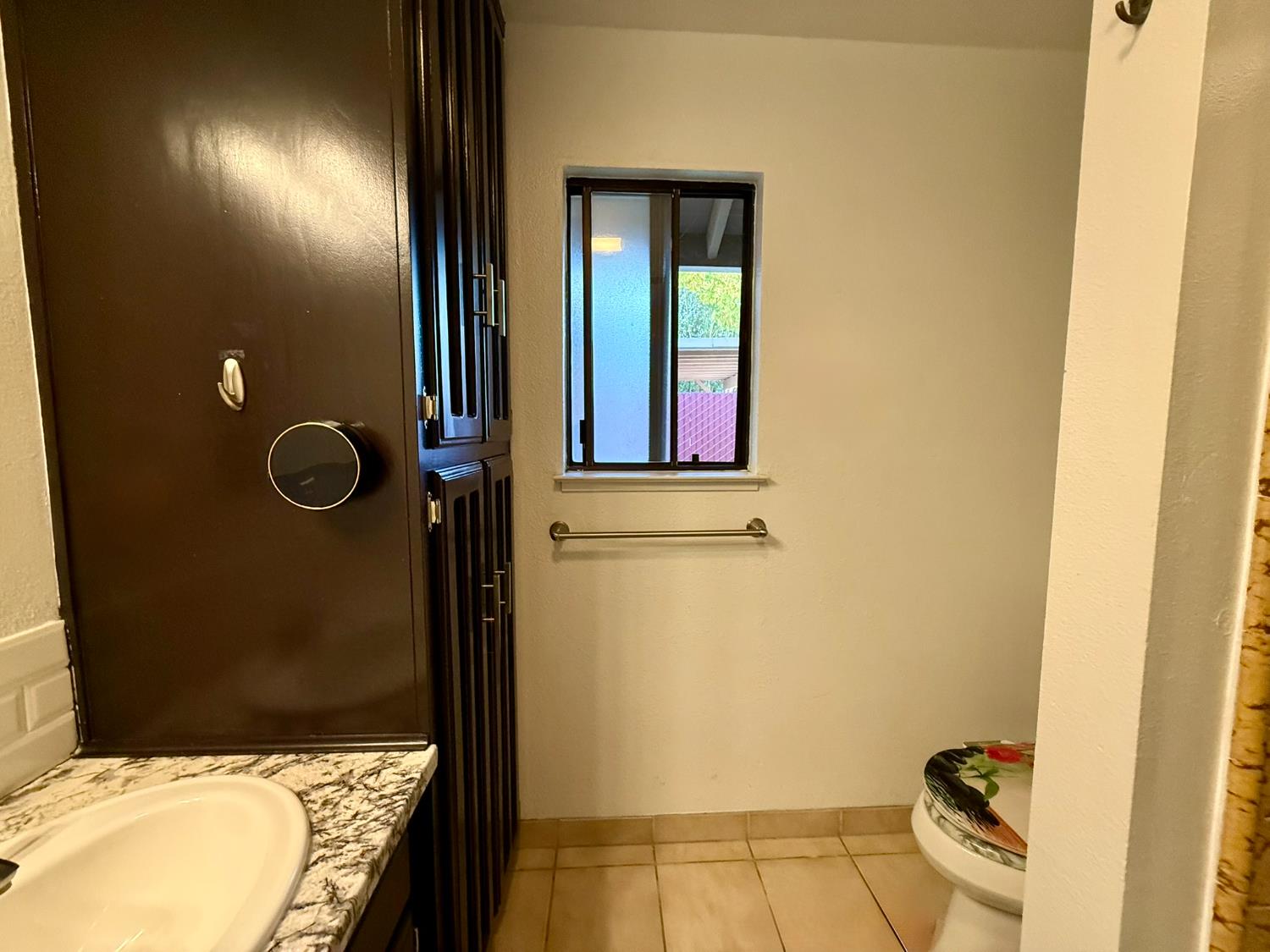 6928 E Lane Ave, Fresno, CA 93727