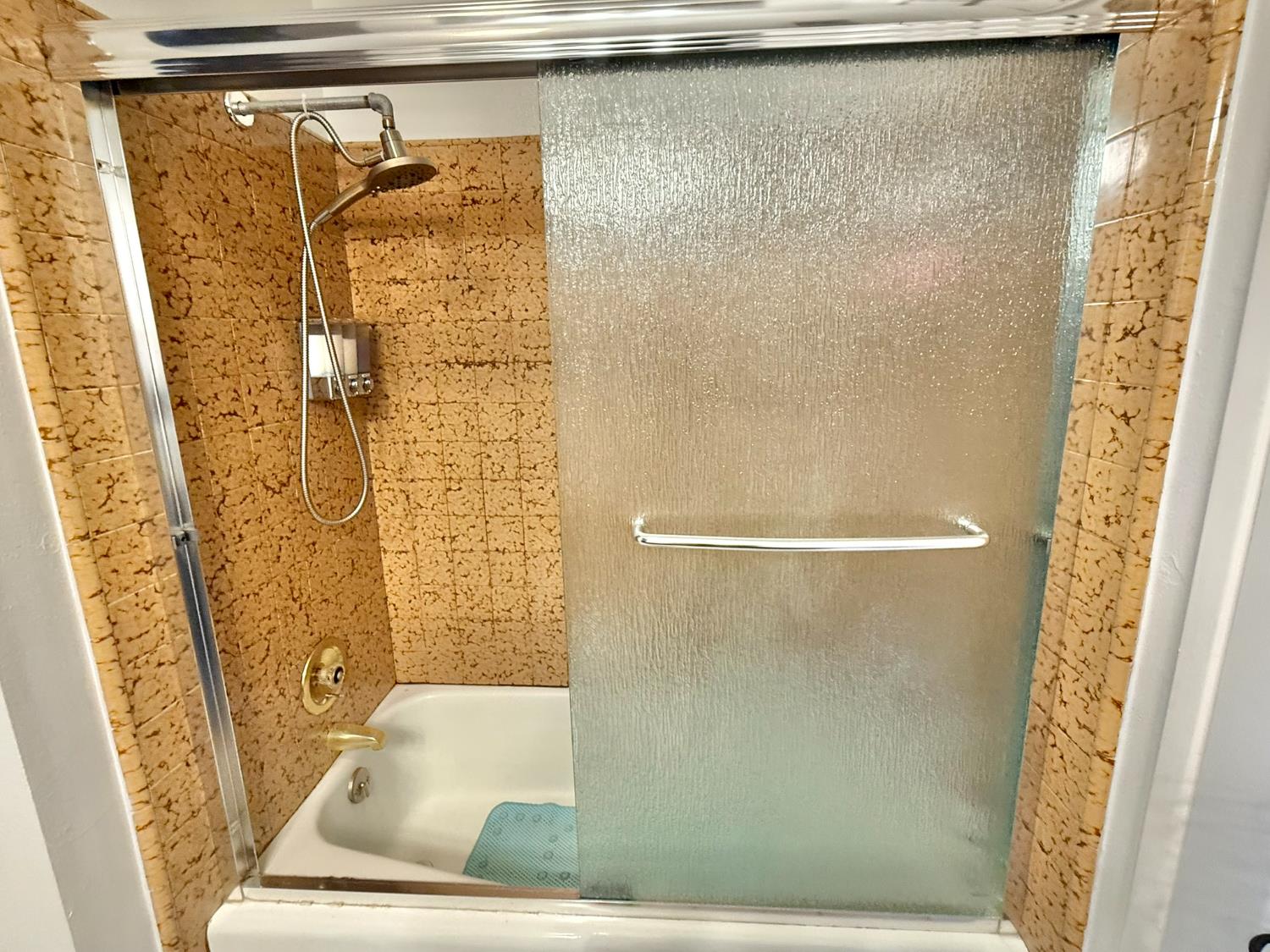 6928 E Lane Ave, Fresno, CA 93727