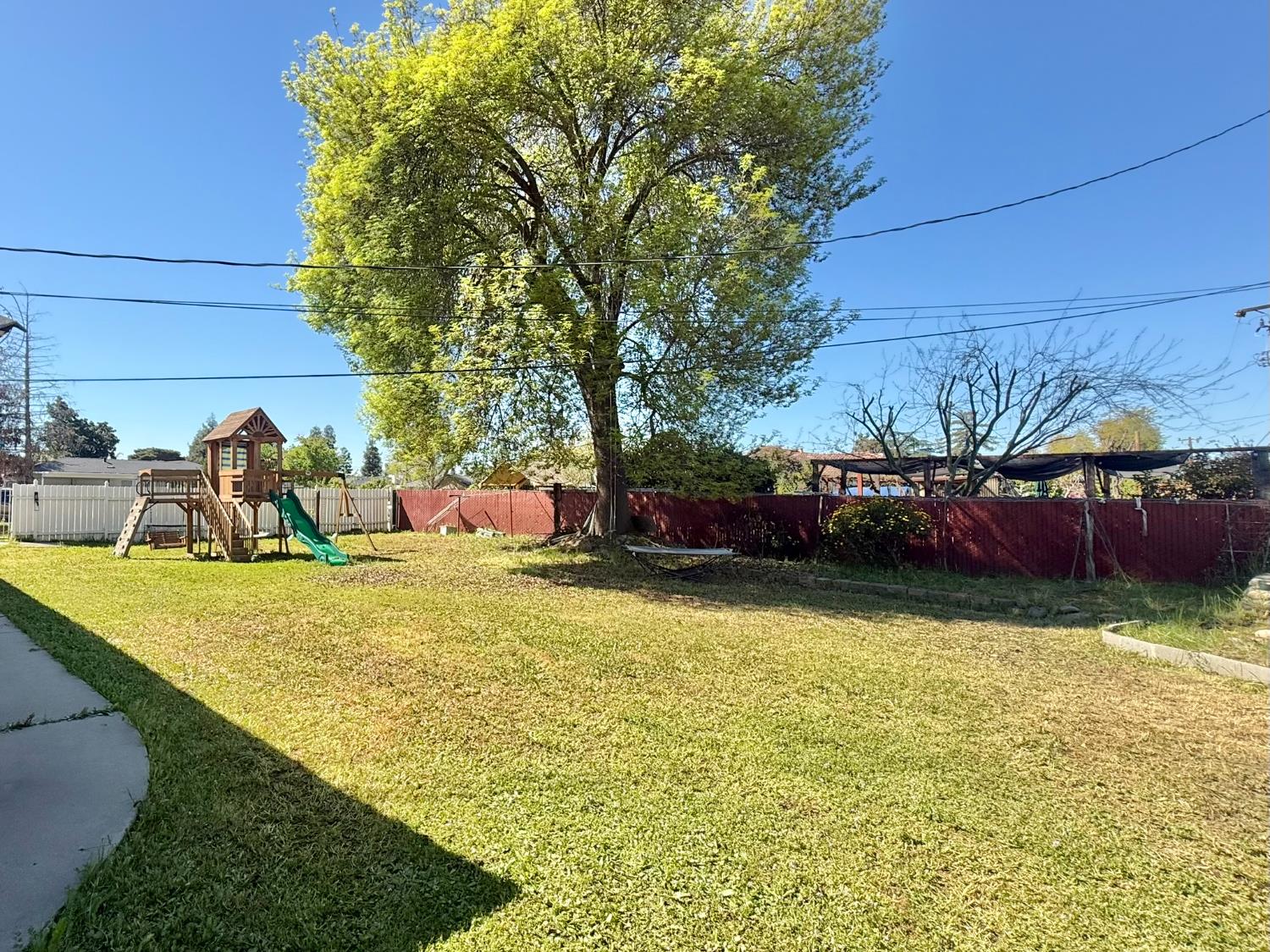 6928 E Lane Ave, Fresno, CA 93727