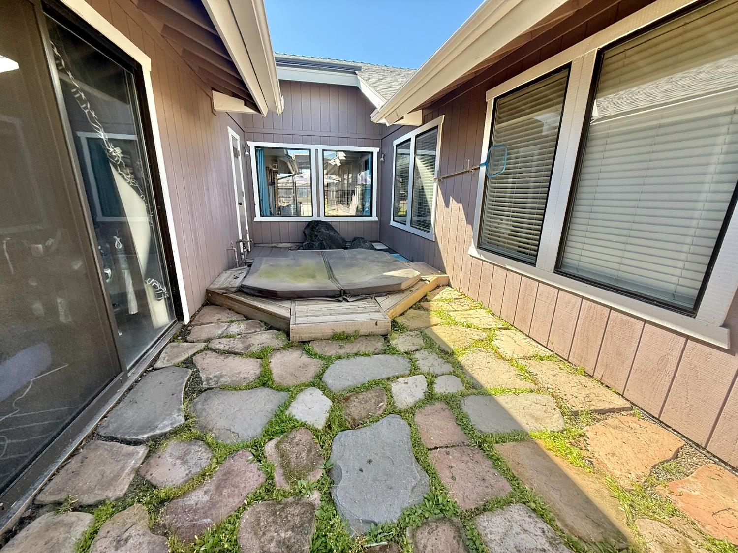 6928 E Lane Ave, Fresno, CA 93727