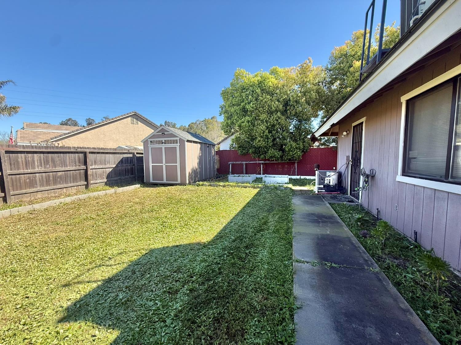 6928 E Lane Ave, Fresno, CA 93727